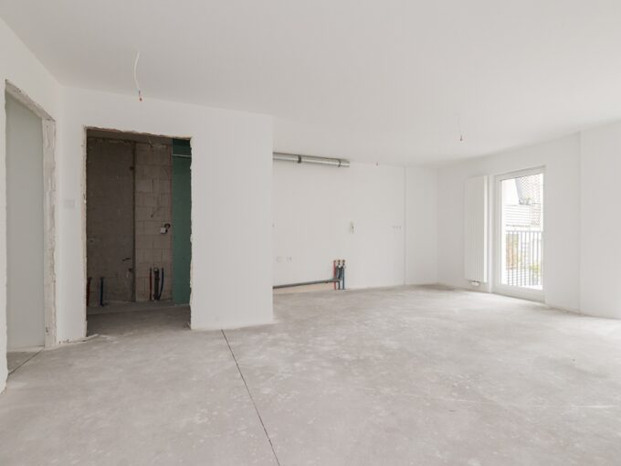 Duży salon, 3/4 pokoje, balkon, nowe, kameralnie