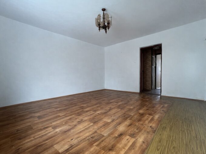 2 pok z aneksem/1 pok z widną kuchnią, piwnica 4m²