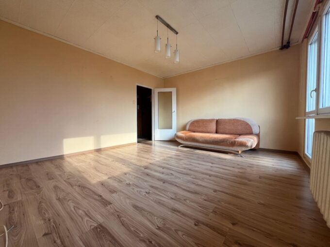 widna kuchnia, loggia 3m2, piwnica 4m2. Wsch-Zach